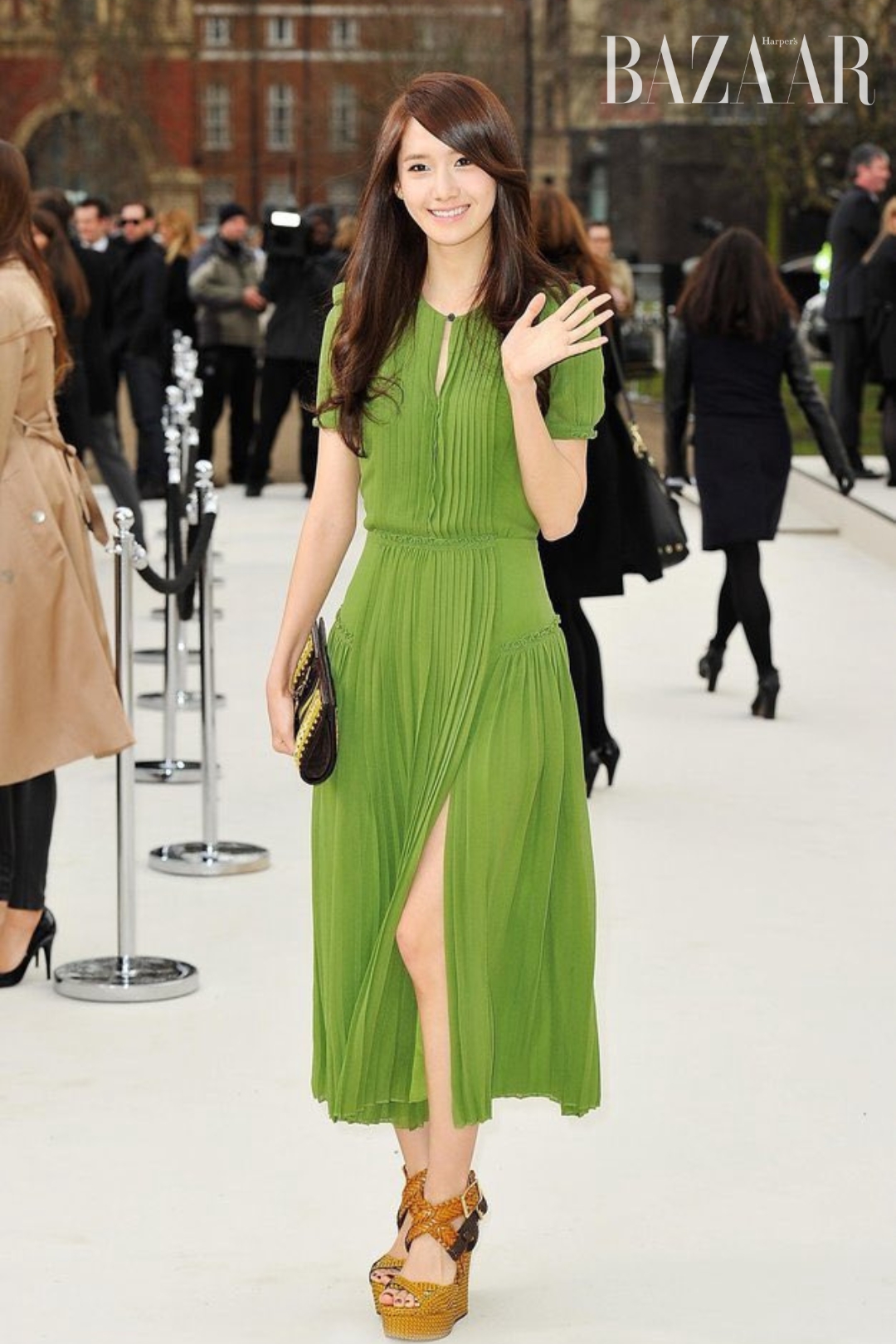 bzvn-yoona-du-show-burberry-nam-2012