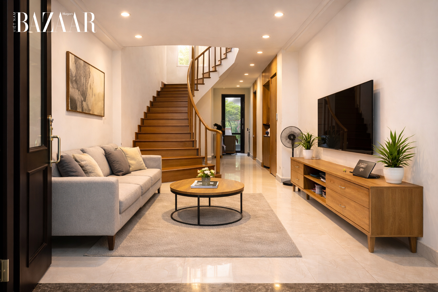 Thiết kế cầu thang uốn cong hoặc bo nhẹ