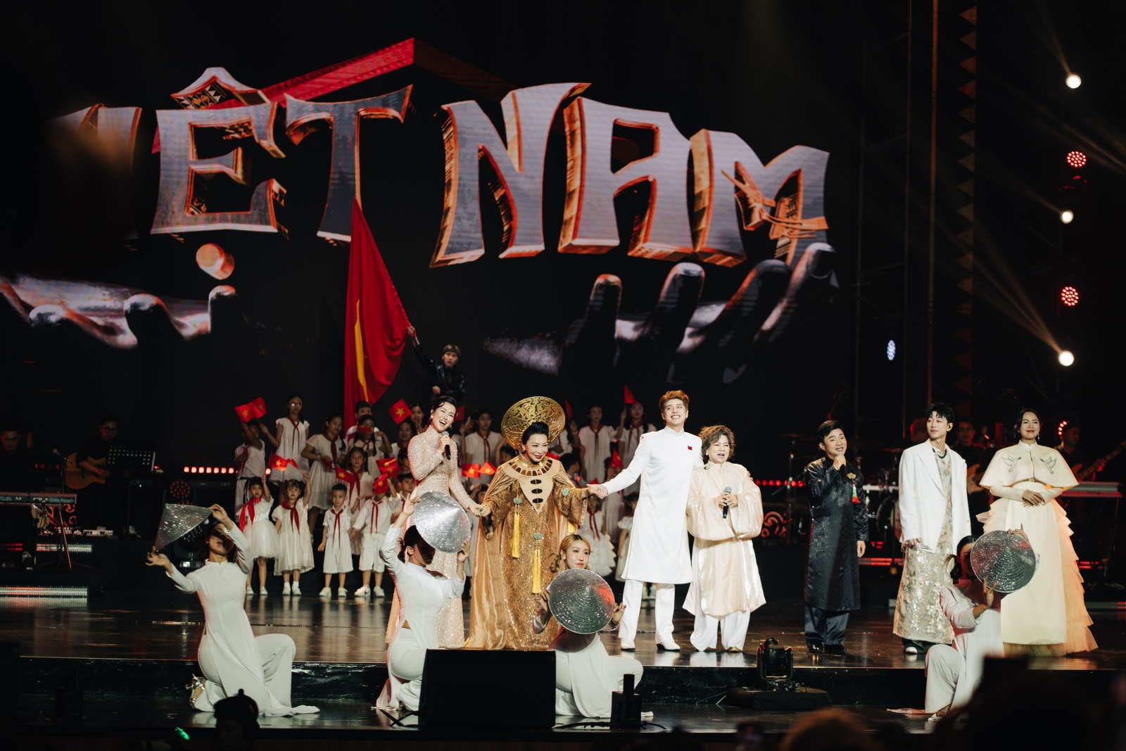 trang phục võ hạ trâm