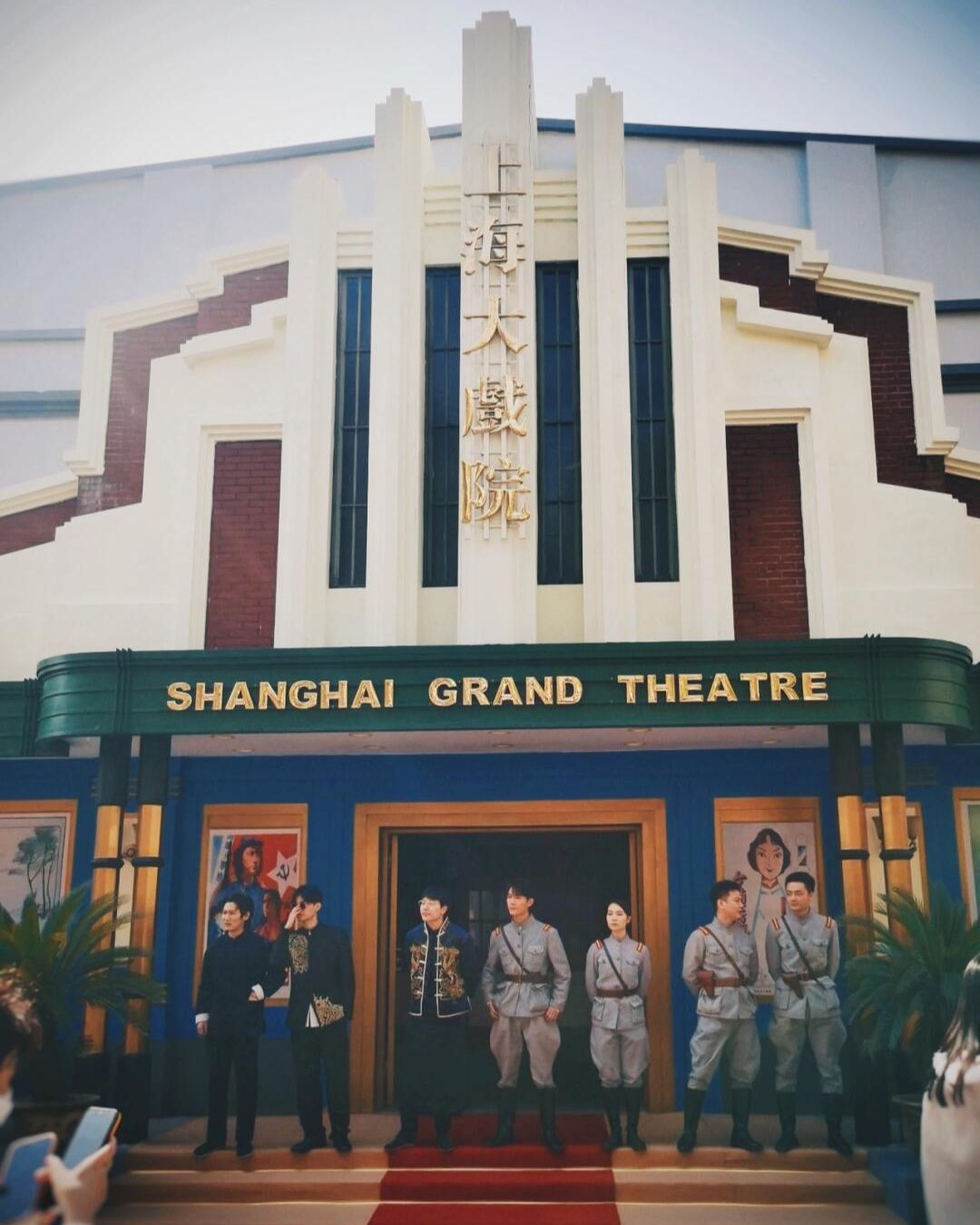 bzvn-gioi-tre-thuong-hai-dam-me-tham-gia-tro-choi-nhap-vai-1