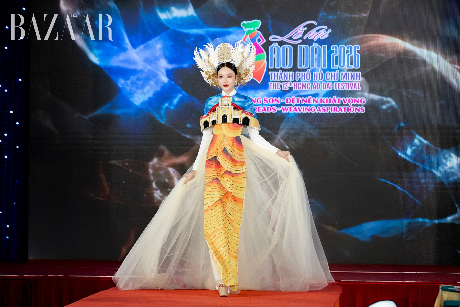 bzvn-hoa-hau-to-diep-ha-trinh-dien-tai-le-hoi-ao-dai-hcm-2026 (2)