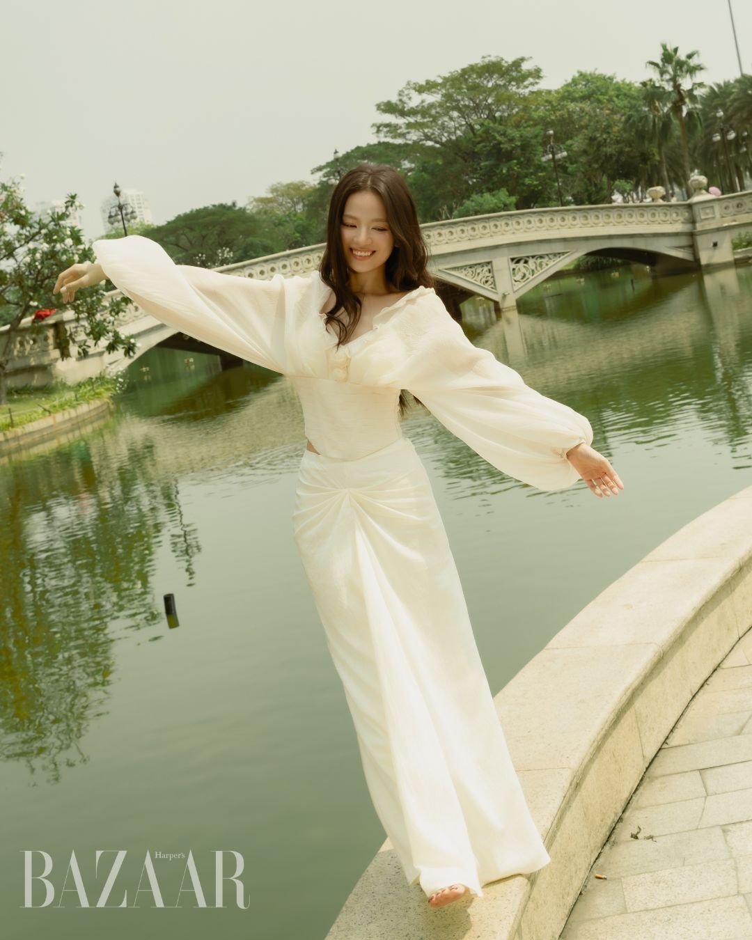 bzvn-le-ha-anh-duoc-song-trong-tung-vai-dien-6