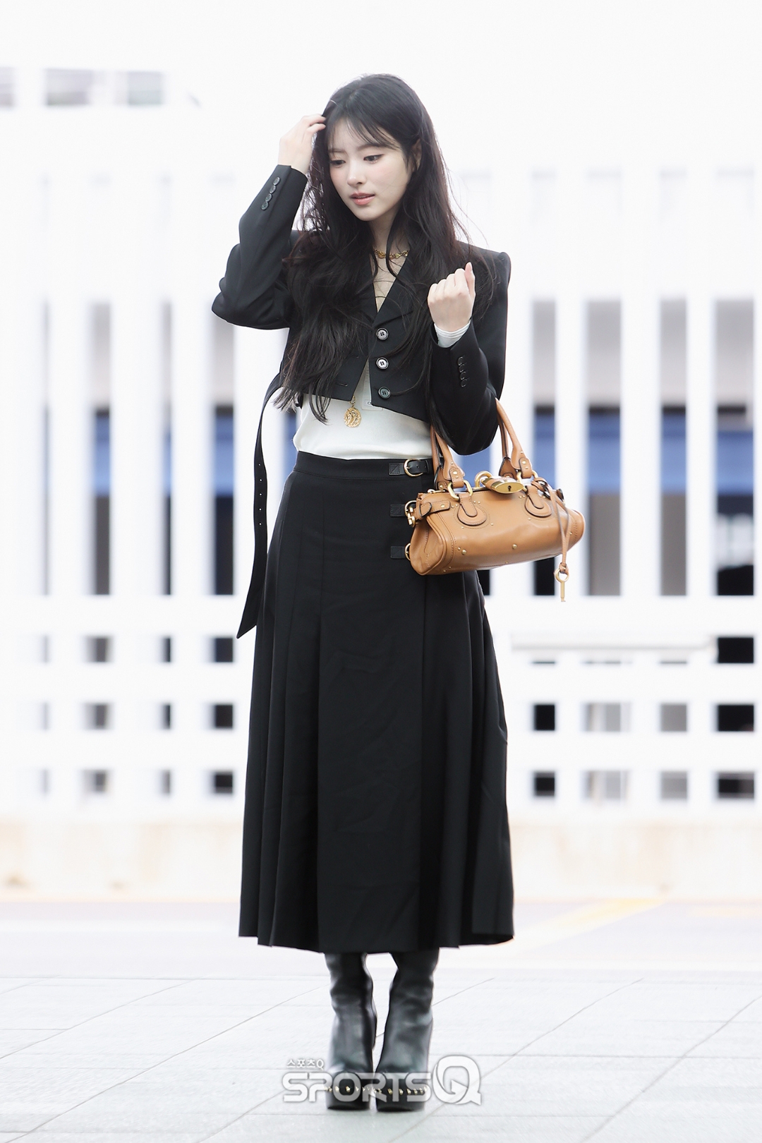 bzvn-meovv-anna-chloe-thu-dong-2026 (5)