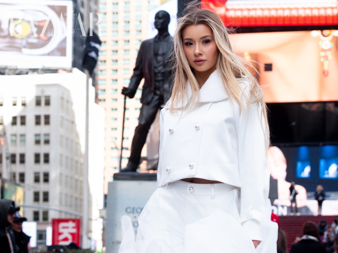 Yolina Lindquist mặc thời trang Việt, dạo phố New York -10 độ | Harper ...