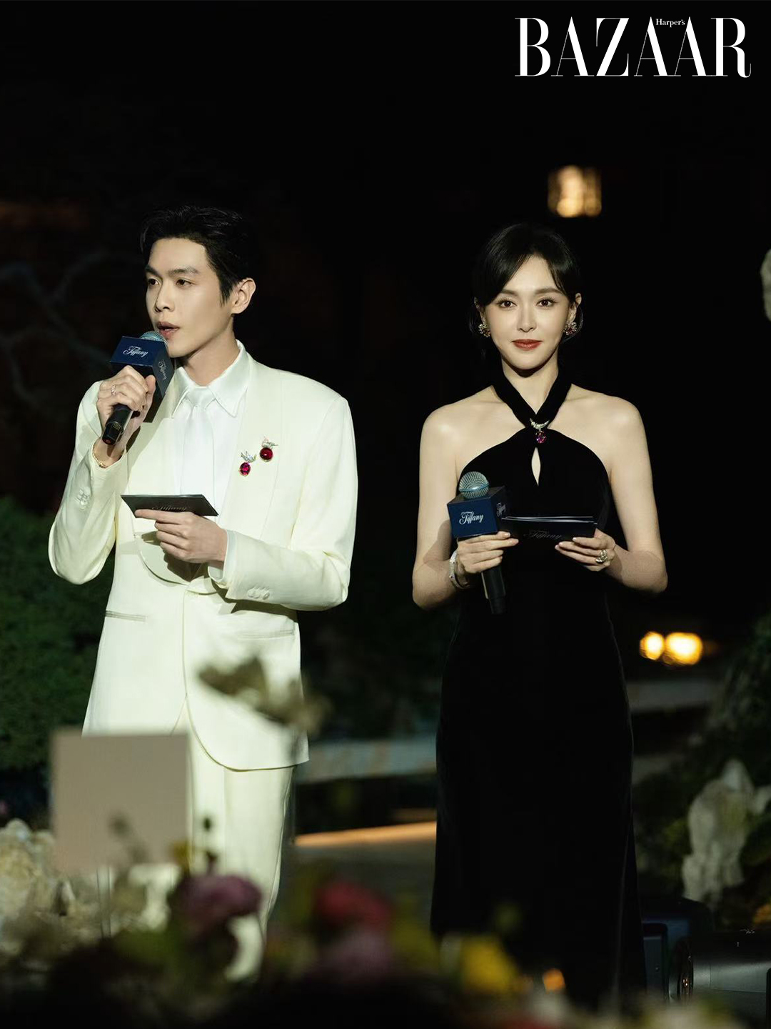 Đường Yên mách bạn cách đeo vòng cổ đẹp khi mặc đầm cổ yếm插图2