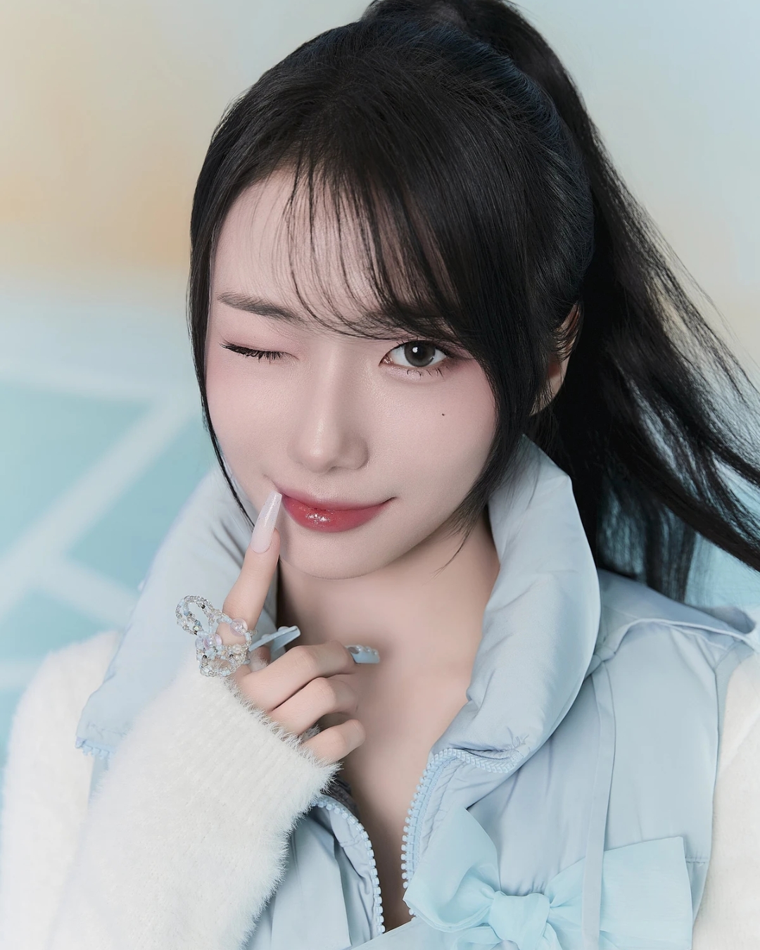 BZVN-YOUNG-EUN-ROI-KEP1ER-IDOL-ROI-NHOM-2026