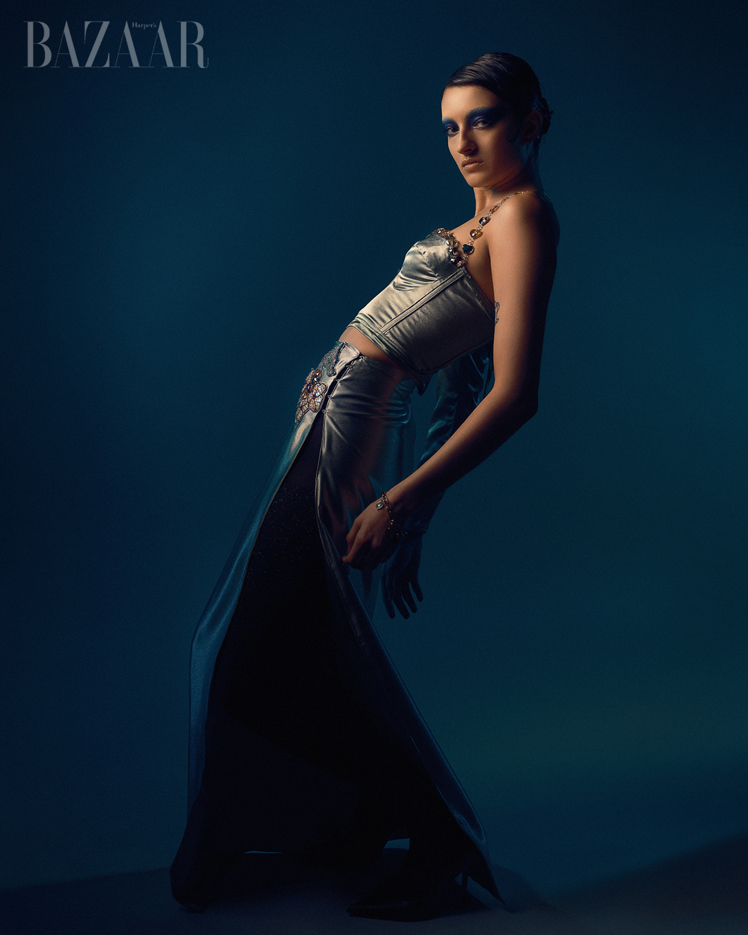 Xanh thẳm – nơi ánh sáng dừng lại, và vẻ đẹp bắt đầu插图