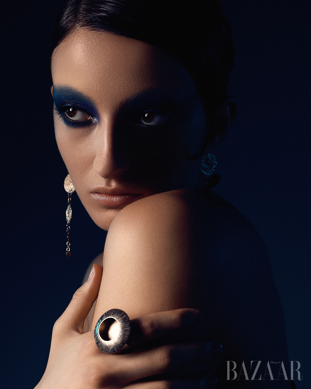 Xanh thẳm – nơi ánh sáng dừng lại, và vẻ đẹp bắt đầu插图5