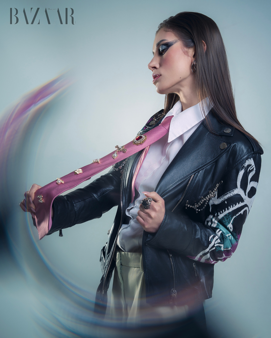 Bộ ảnh “Luxe in Motion” – cách nhìn mới về power dressing插图4 Bộ ảnh “Luxe in Motion” – cách nhìn mới về power dressing插图4