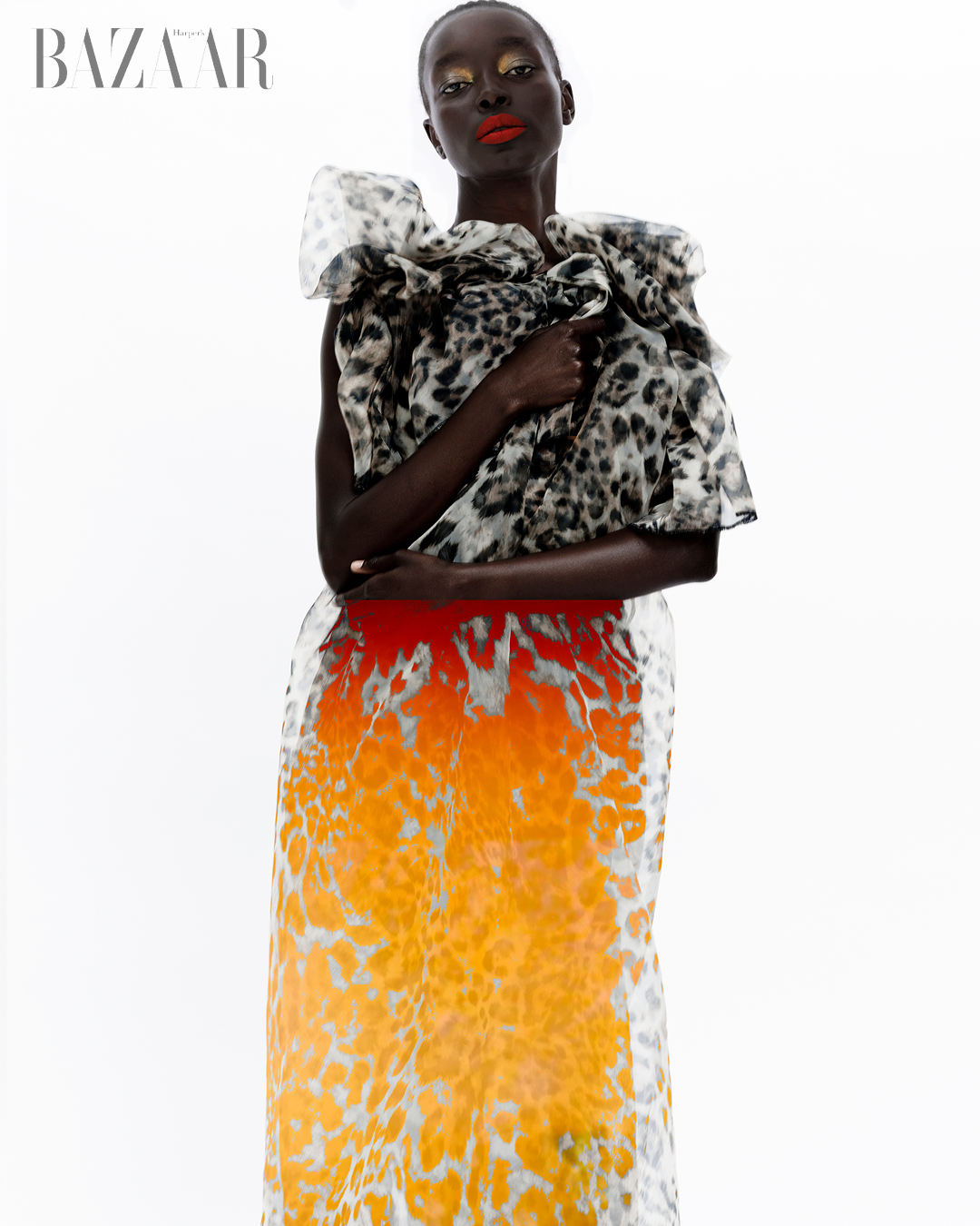 Tác phẩm điêu khắc màu đỏ thắm插图3