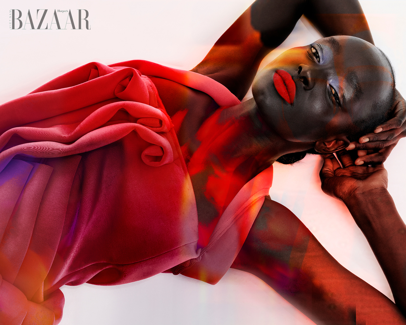 Tác phẩm điêu khắc màu đỏ thắm插图6