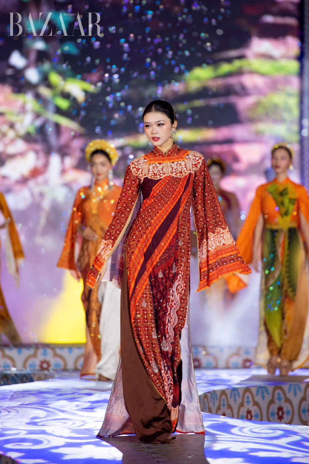 bzvn-bst-dau-an-cham-pa-ao-dai-viet-hung00012