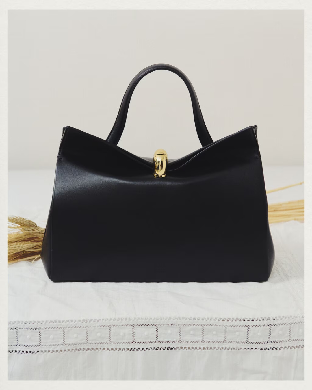 bzvn-jennie-jacquemus-2026-tui-xach-valerie