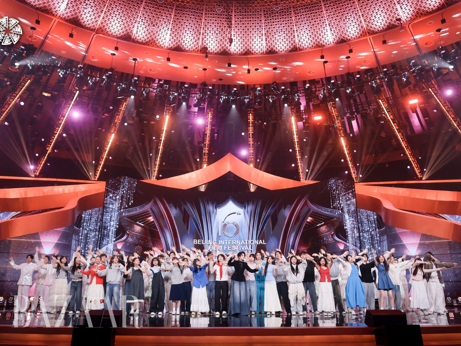 bzvn-lien-hoan-phim-quoc-te-bac-kinh-lan-thu-16-cuoc-gap-go-cua-nhung-trai-tim-yeu-dien-anh- 6