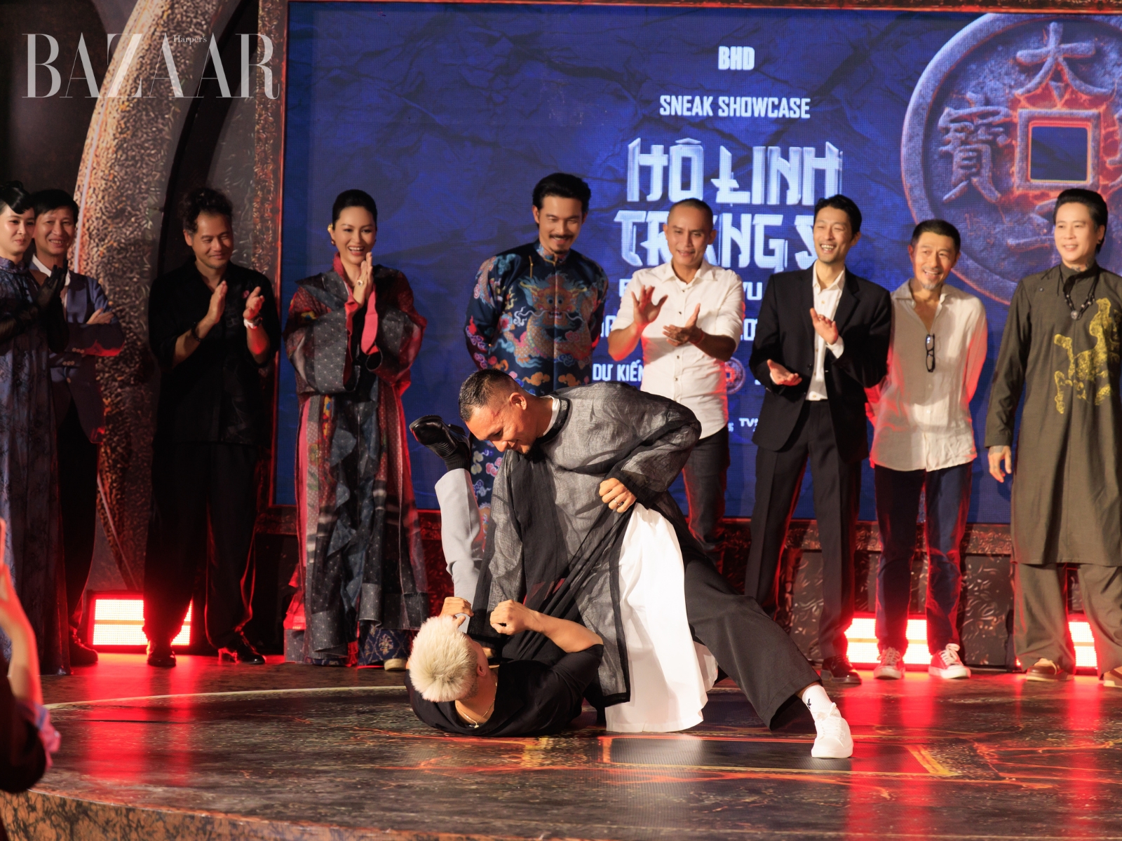 bzvn-trang-phuc-viet-phuc-trong-ho-linh-trang-si-bi-an-mo-vua-dinh (2)