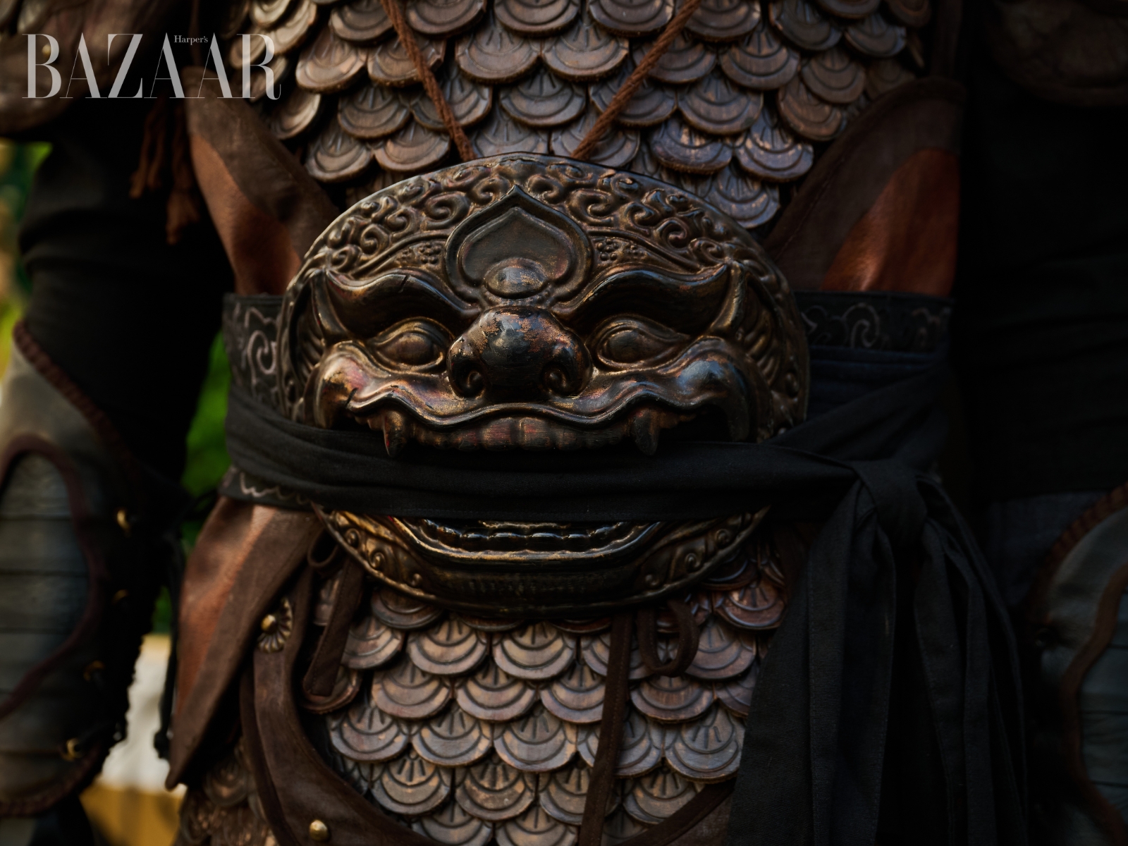 bzvn-trang-phuc-viet-phuc-trong-ho-linh-trang-si-bi-an-mo-vua-dinh (3)