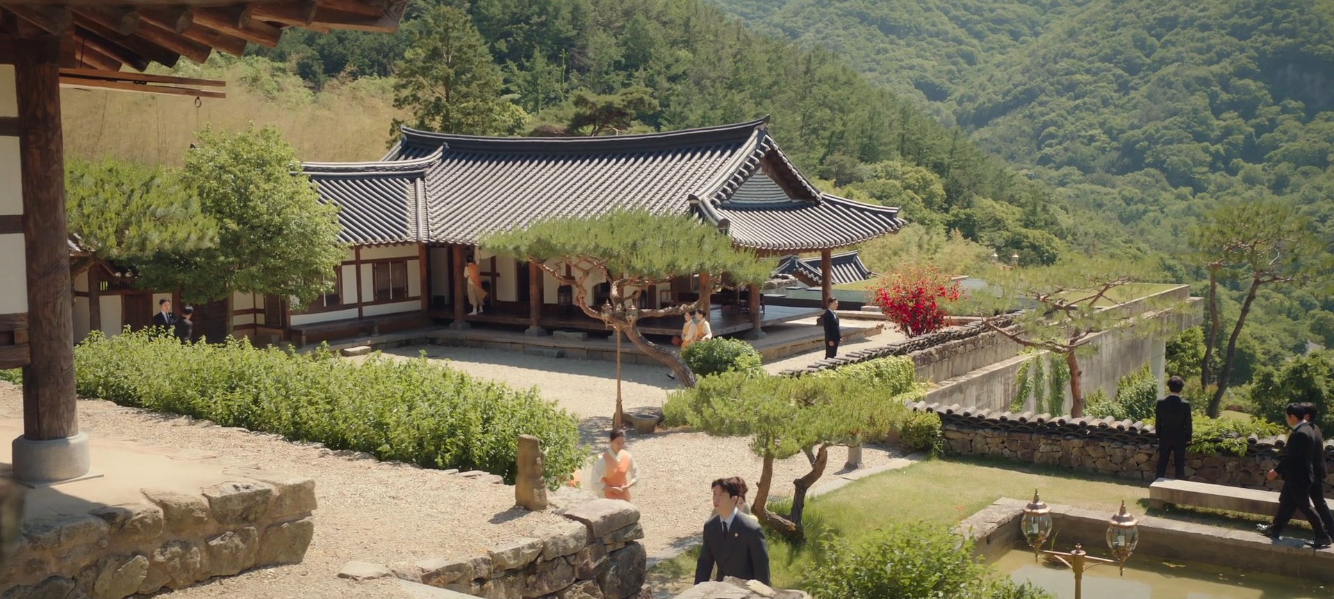 bzvn-truong-quay-perfect-crown-nha-cua-byeon-woo-seok-lee-ahn-boi-canh-phim (3)