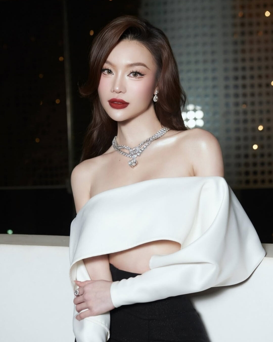 Đi tìm chiếc váy quyến rũ cả Chi Pu, Minh Hằng và Thùy Vi插图6