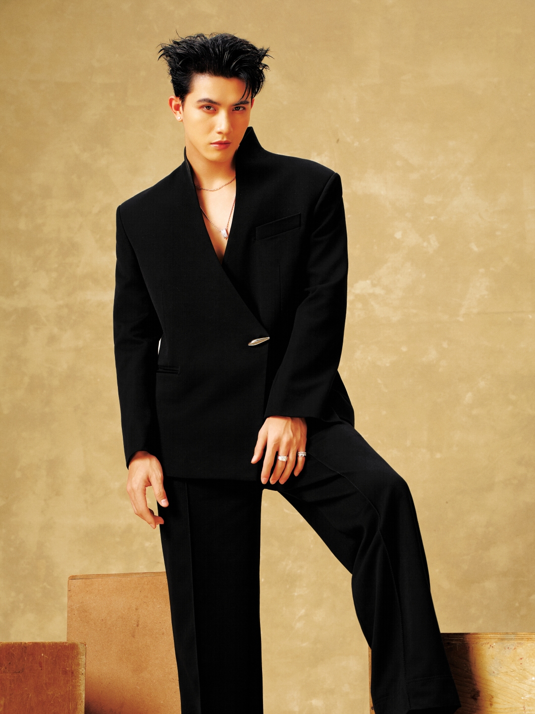 Trần Ngọc Vàng vai Chí trong Heo 5 Móng: Đi qua vùng tối để tìm thấy chính mình插图6