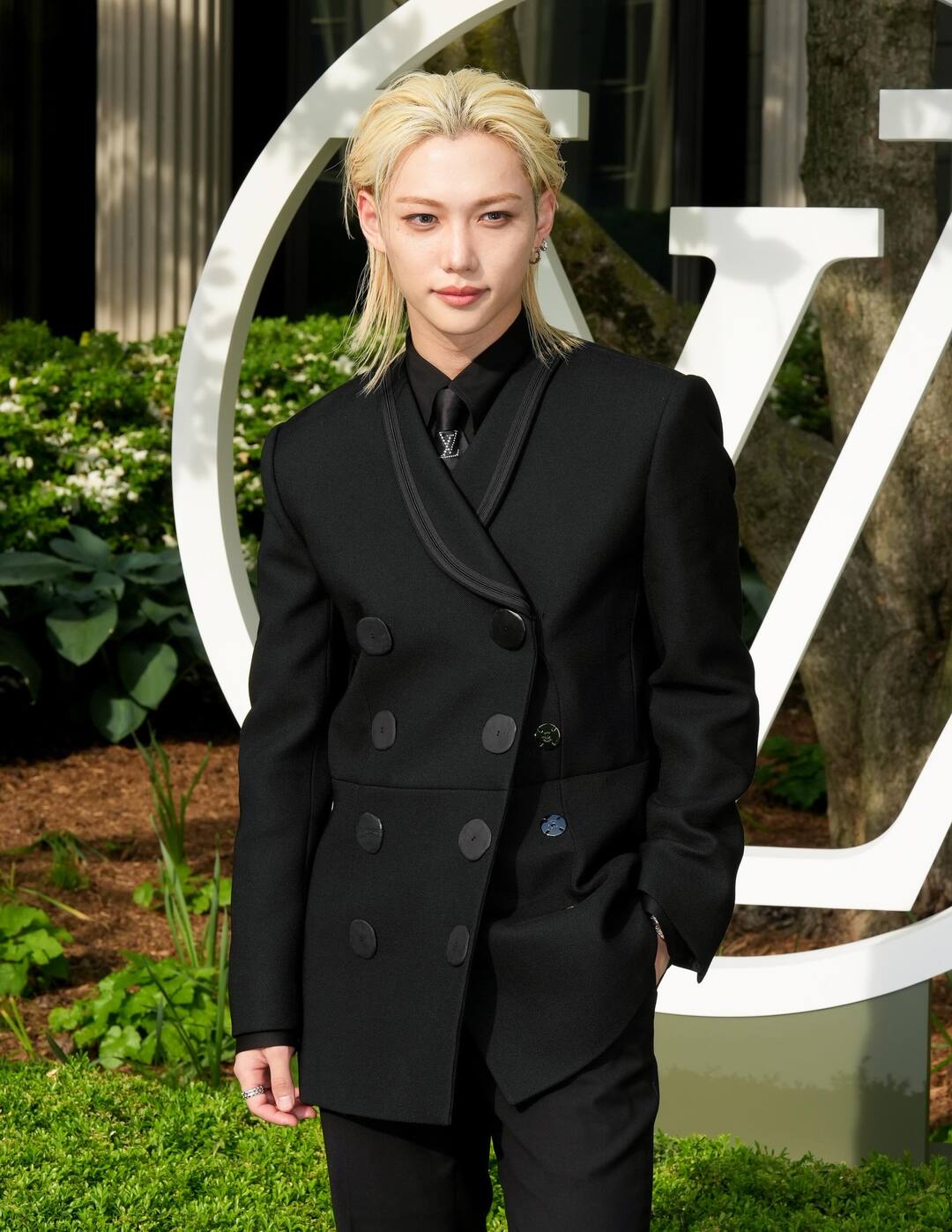 BZVN-FELIX-LOUIS-VUITTON-CRUISE-2027-STRAY-KIDS (1)
