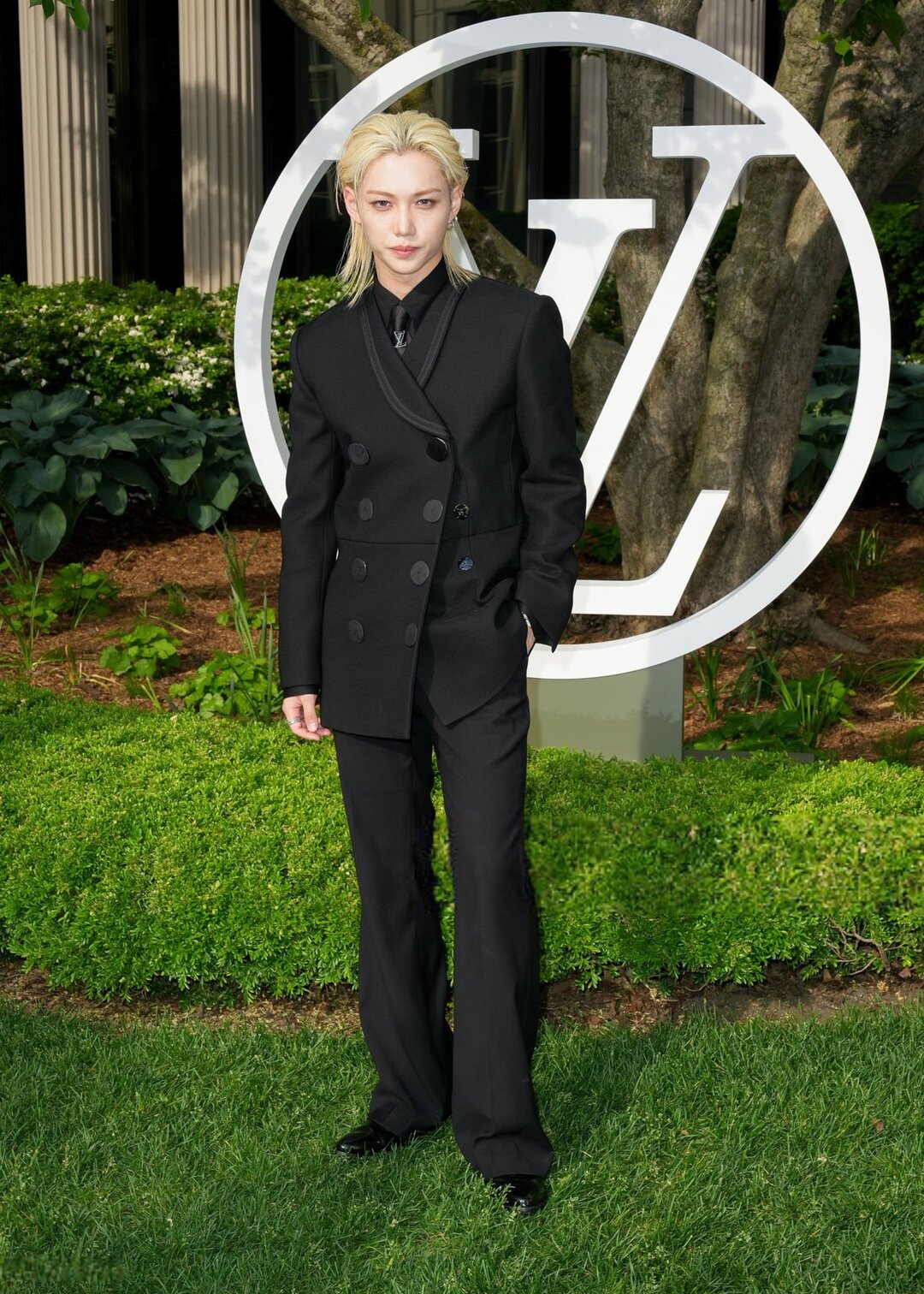 BZVN-FELIX-LOUIS-VUITTON-CRUISE-2027-STRAY-KIDS (2)
