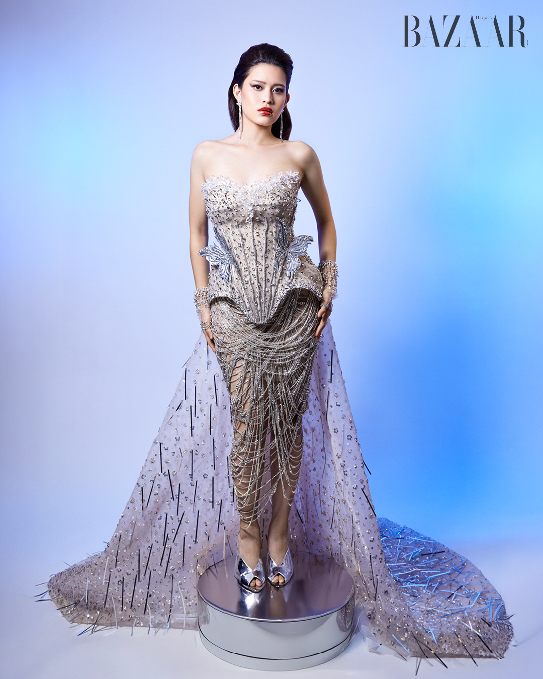 The Azure Ascent: A Diana Couture Masterpiece插图10