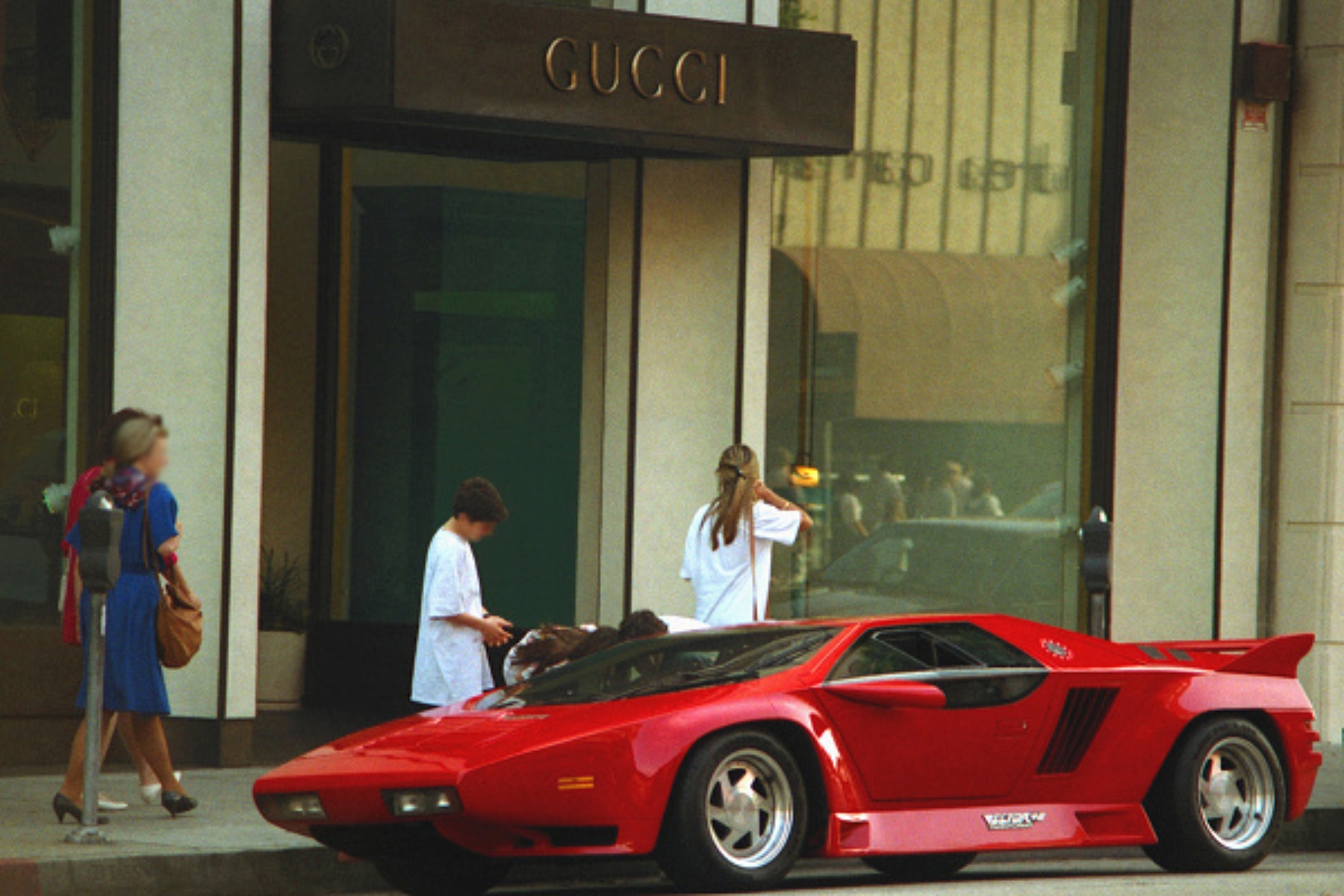 bzvn-beverly-hills-lich-su-diem-du-lich-quan-an-khach-san00009