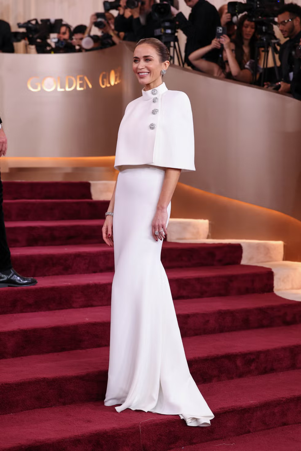 bzvn-emily-blunt-golden-globes-2026