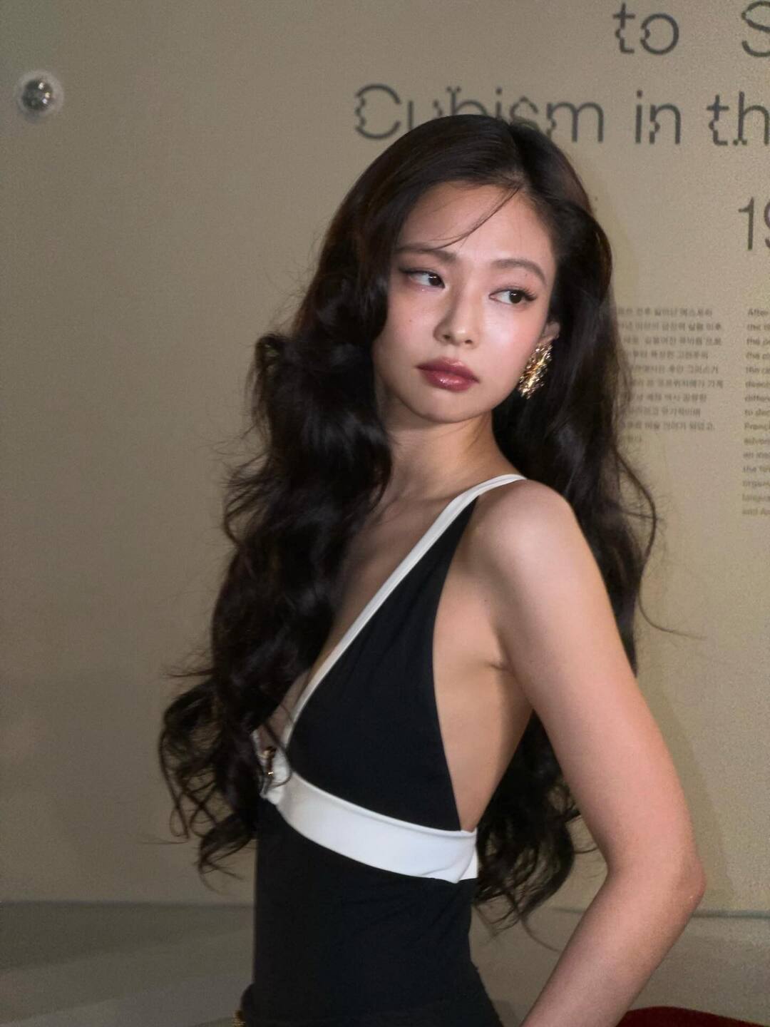 bzvn jennie chanel metiers darts 202600003