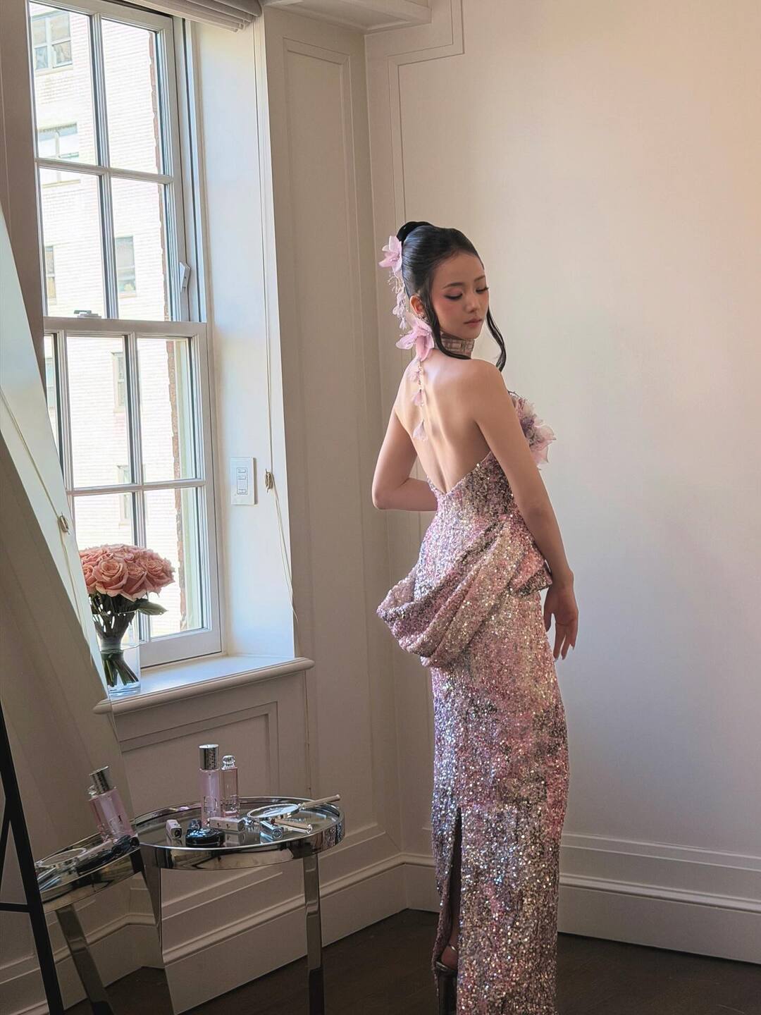 bzvn-jisoo-met-gala-2026-update00001
