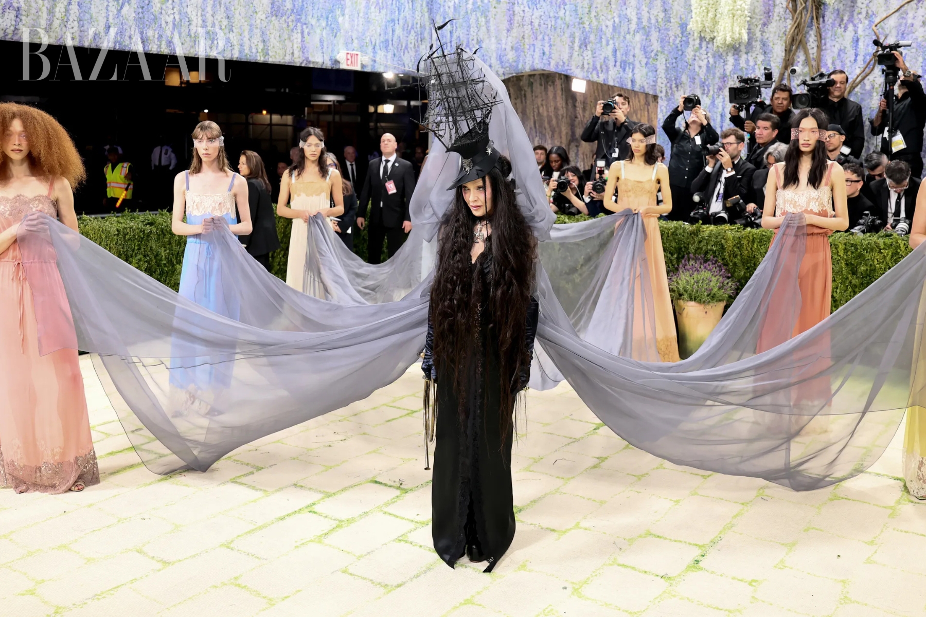 bzvn-met-gala-2026-madonna