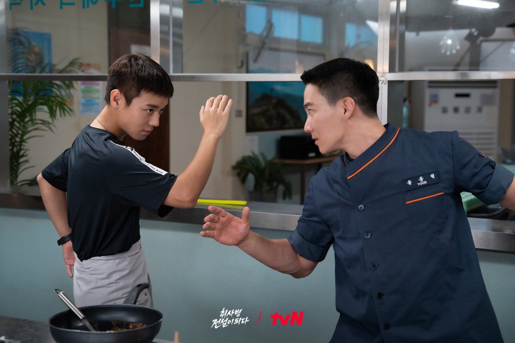 bzvn-review-the-legend-of-kitchen-soldier-huyen-thoai-linh-bep-2026-park-ji-hoon00010