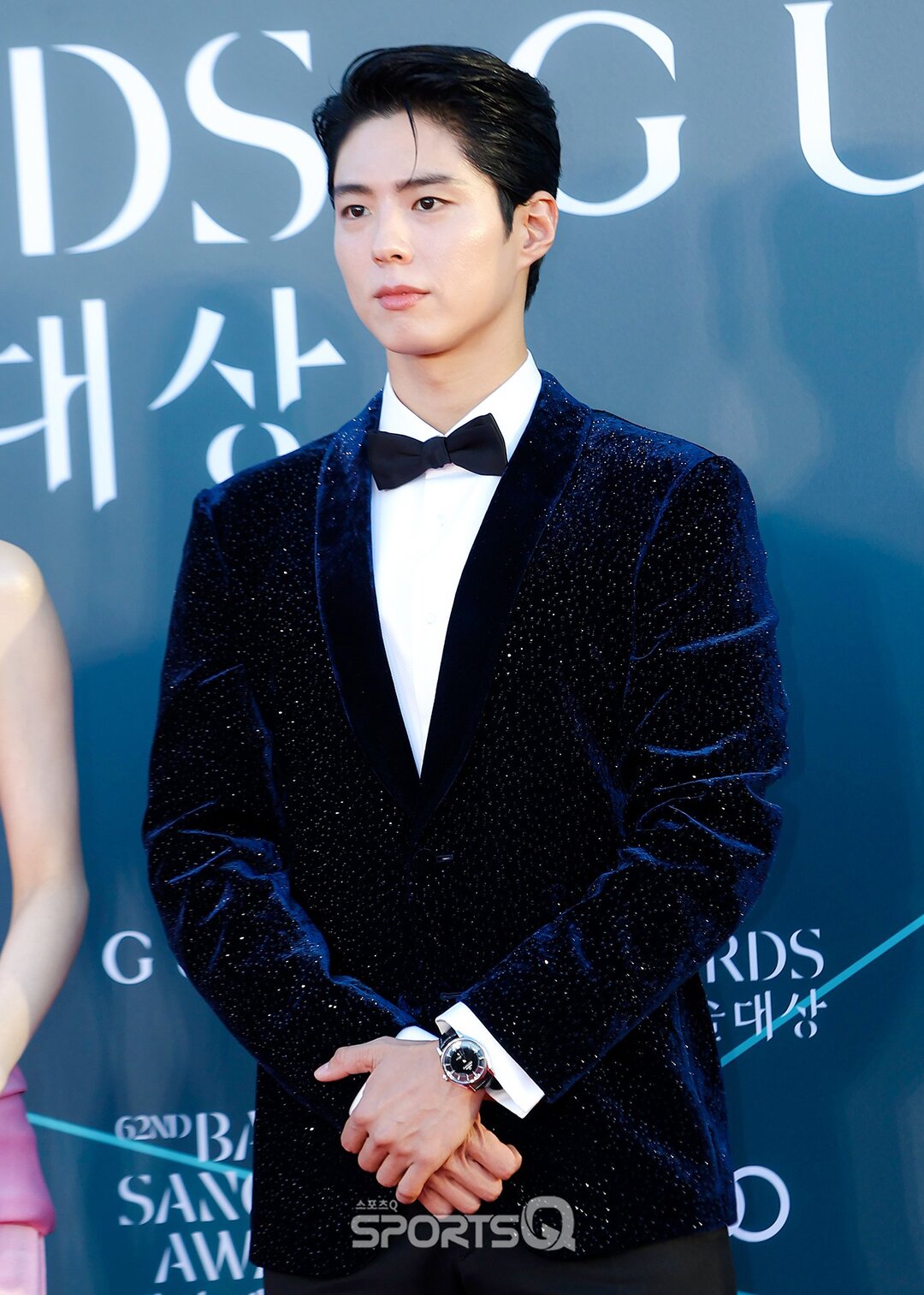 bzvn-tham-do-baeksang-2026-park-bo-gum