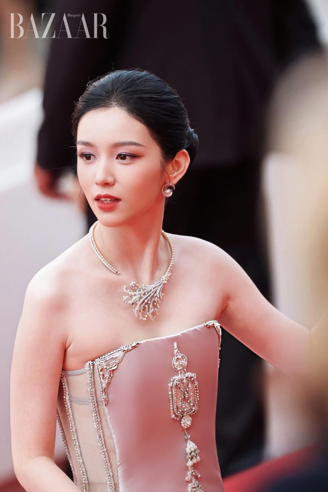bzvn-thoi-trang-thuong-hieu-viet-tai-lhp-cannes-2026-chau-da-phan-huy00002