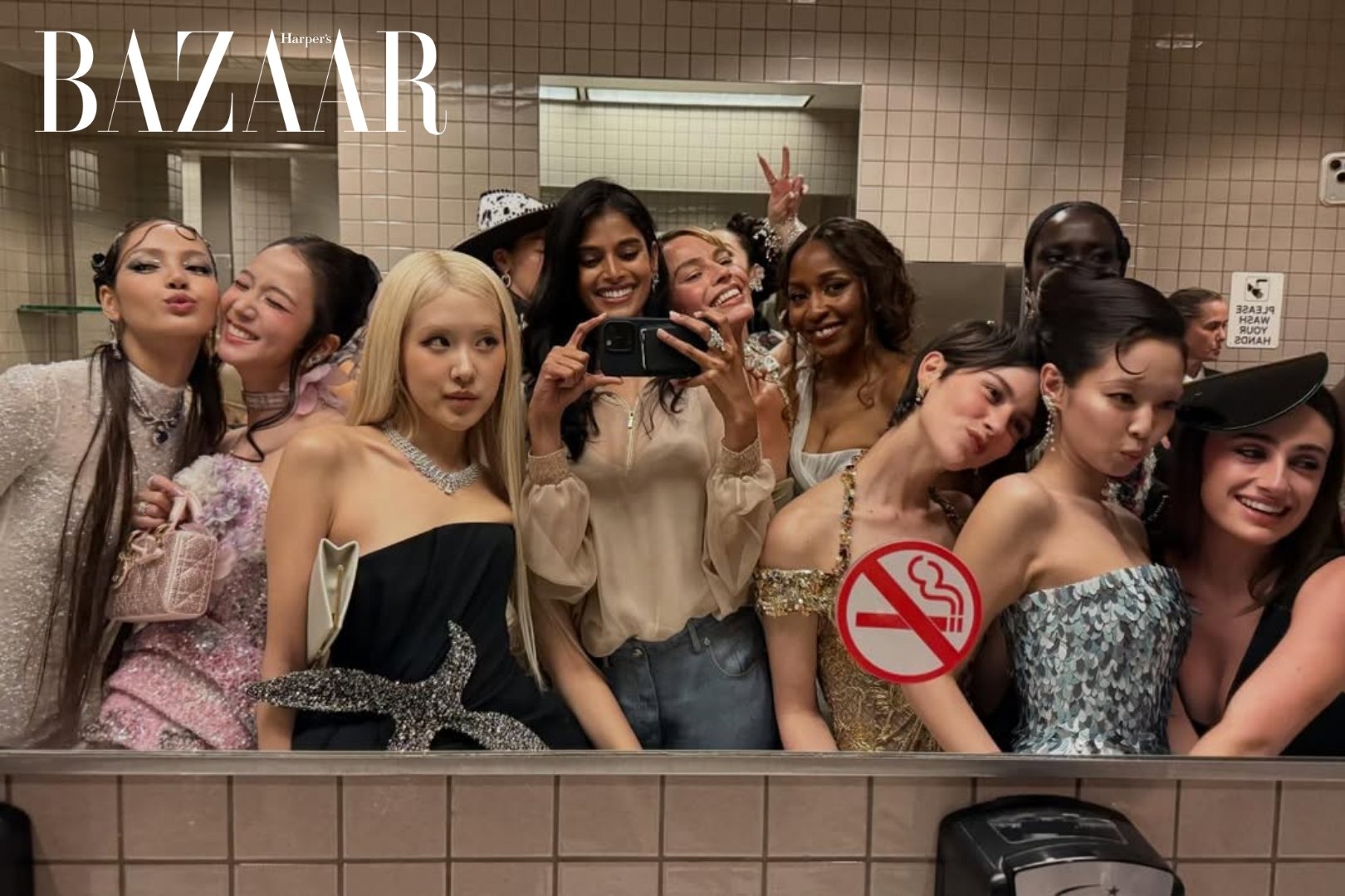 Met Gala Bathroom Selfie 2026 huyền thoại không kém bản 2017插图1