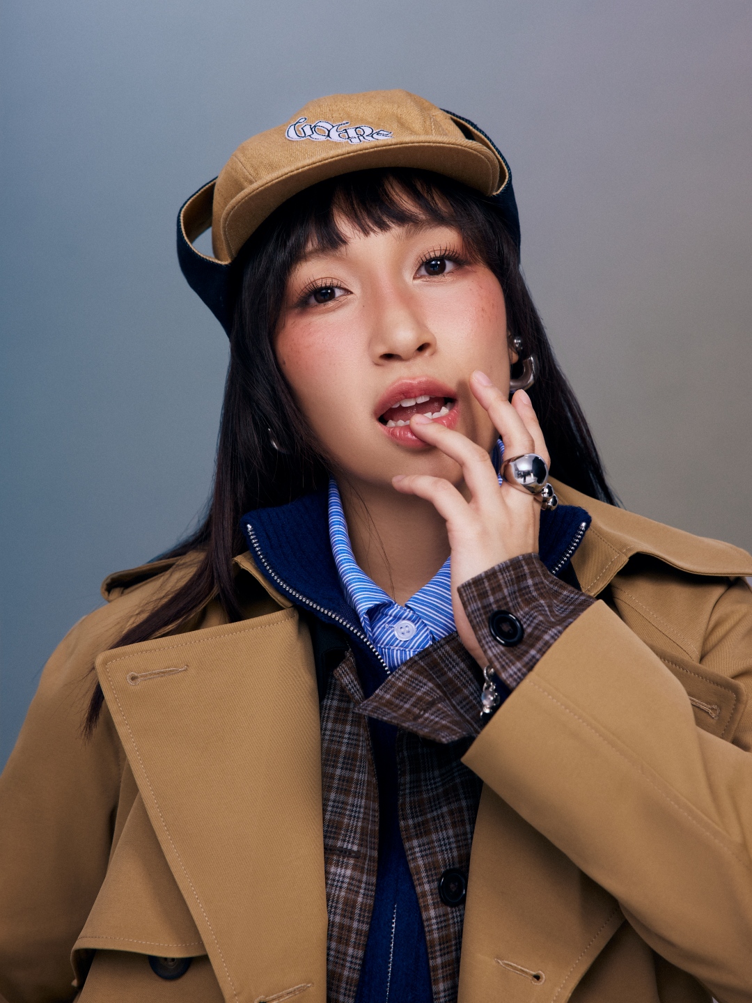 my-anh-bat-tay-hien-tuong-ca-si-kiem-nhac-si-nguoi-uc-matthew-ifield-tao-dia-chan