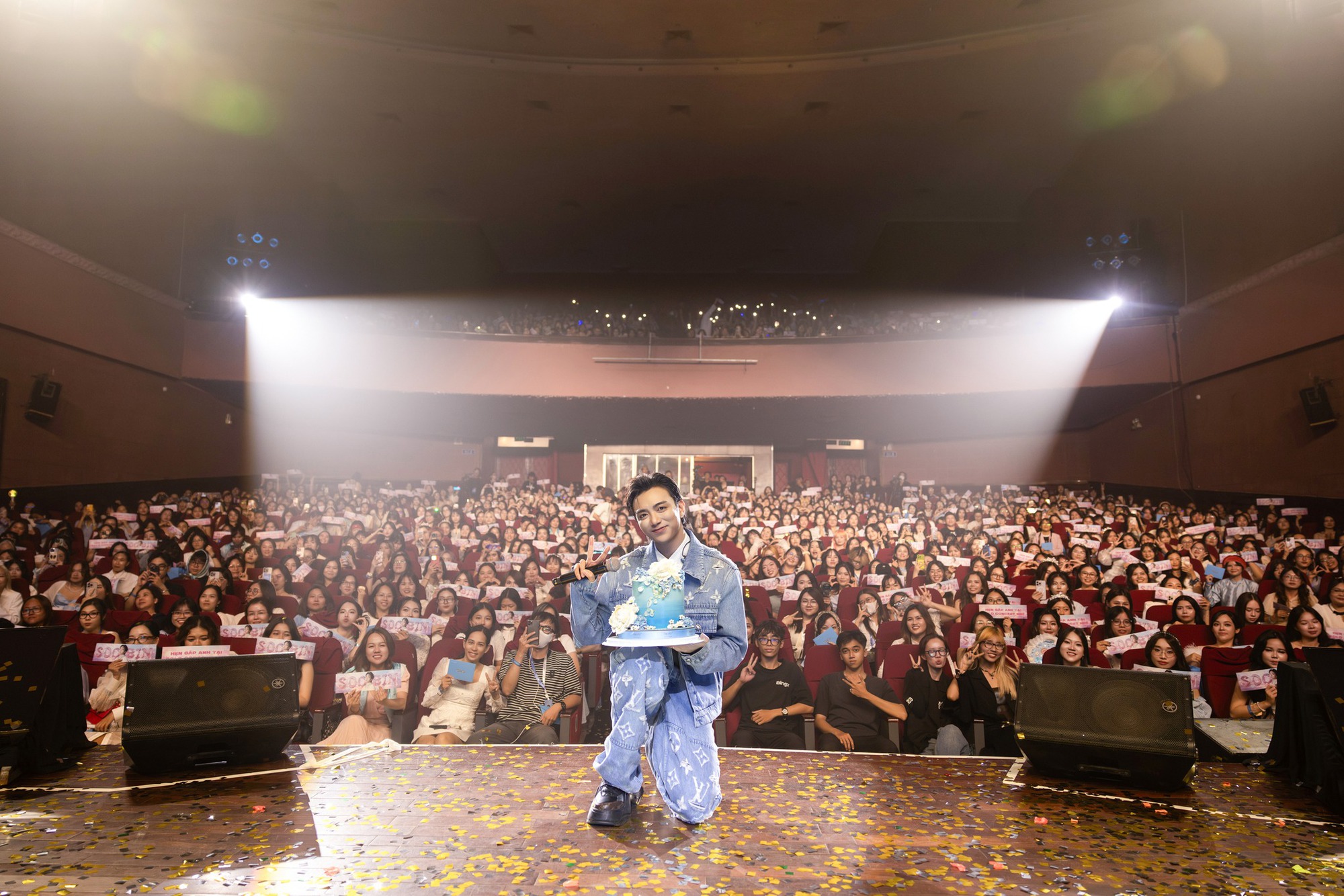 fan-meeting-off-space-spacespeakers