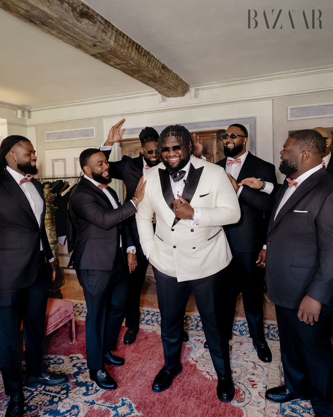 Inside Los Angeles Chargers Star Dalvin Tomlinson and Giselle Devot Tomlinson’s Million Dollar Lake Como Wedding Weekend插图9
