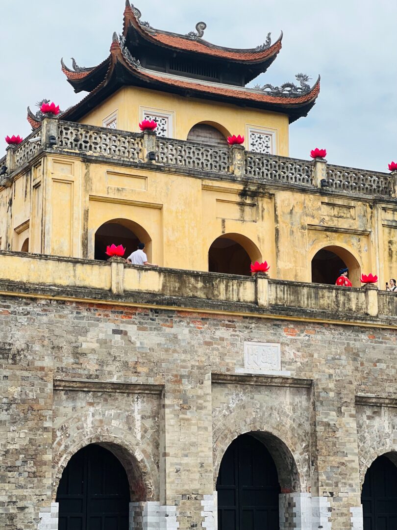 Cổ phục lên ngôi, giới trẻ trẩy hội ở Hoàng Thành Thăng Long插图1