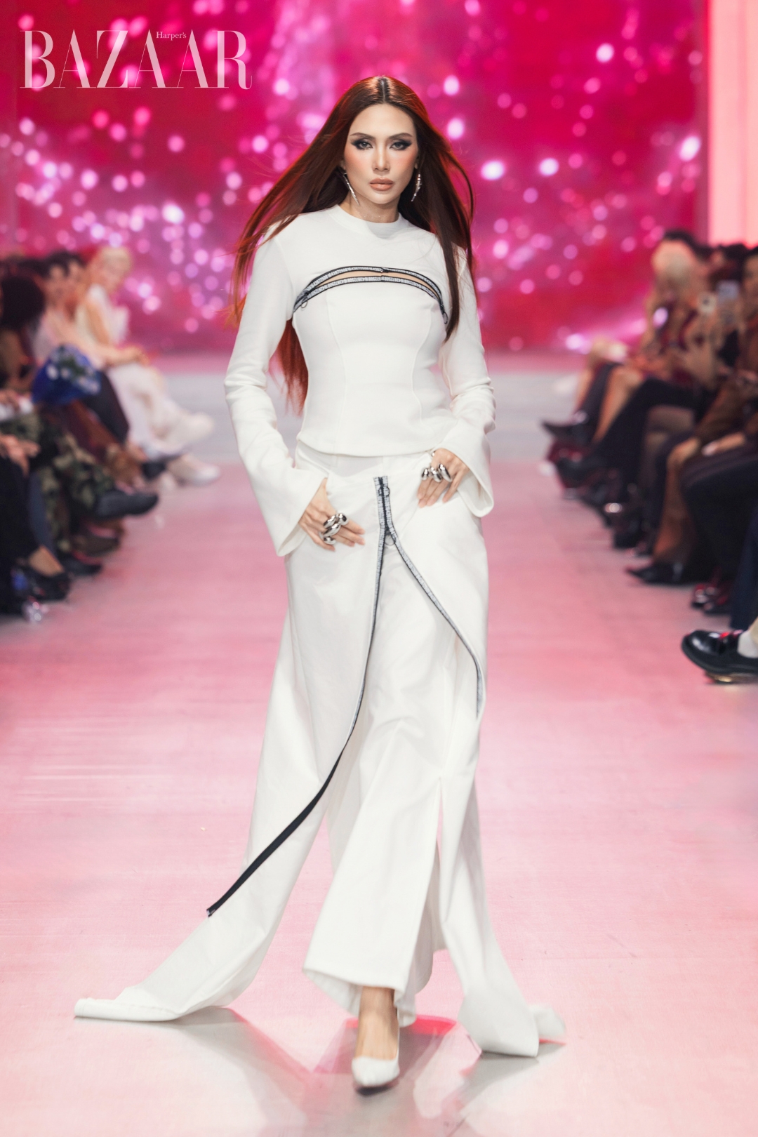 bzvn-bst-angeloo-angelo-cruciani-avifw-2026-aquafina-vietnam-international-fashion-week-2026-vo-hoang-yen00001