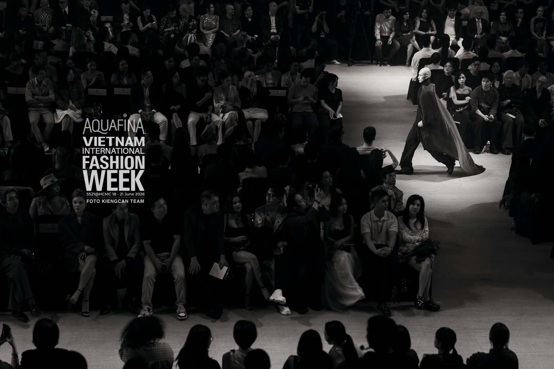 bzvn-moi-dien-aquafina-vietnam-international-fashion-week-2026-avifw-toc-tien00002