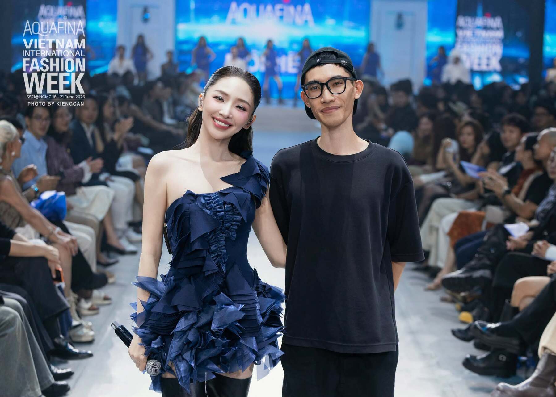 bzvn-moi-dien-aquafina-vietnam-international-fashion-week-2026-avifw-toc-tien00003