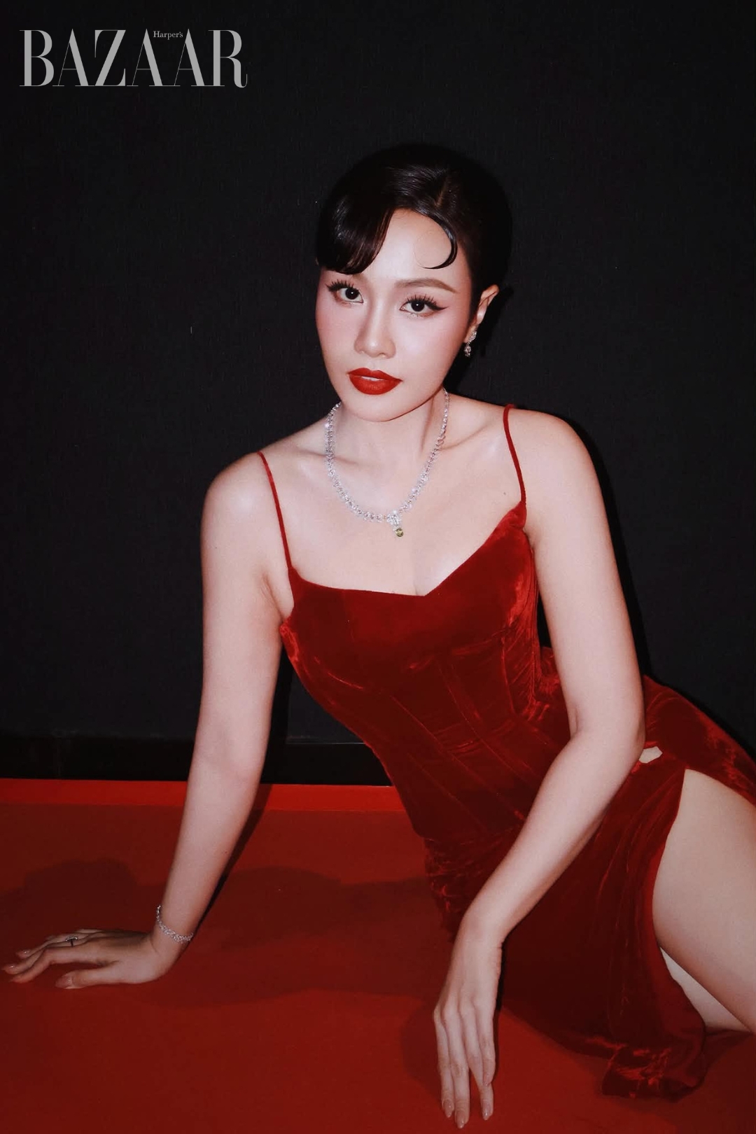 bzvn-thuy-tien-tham-do-mesdames-thanh-sac