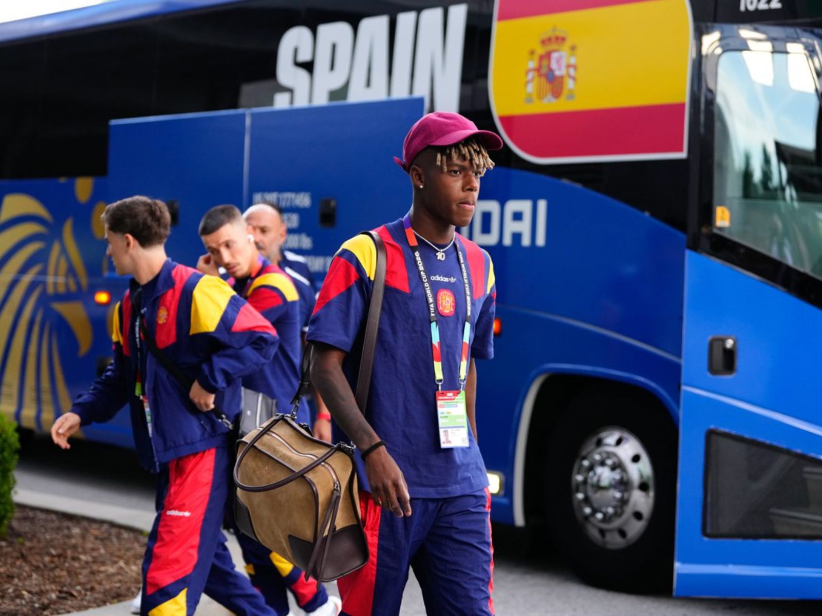 Những chiếc túi xách hàng hiệu hot tại World Cup 2026插图15