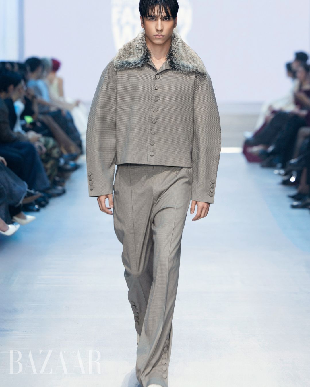 bzvn-vo-dien-gia-huy-quoc-anh-ma-ran-do-va-tran-ngoc-vang-lan-dau-catwalk-tao-ket-man-nhan-cho-nobody-knows-tai-avifw-2026- 3