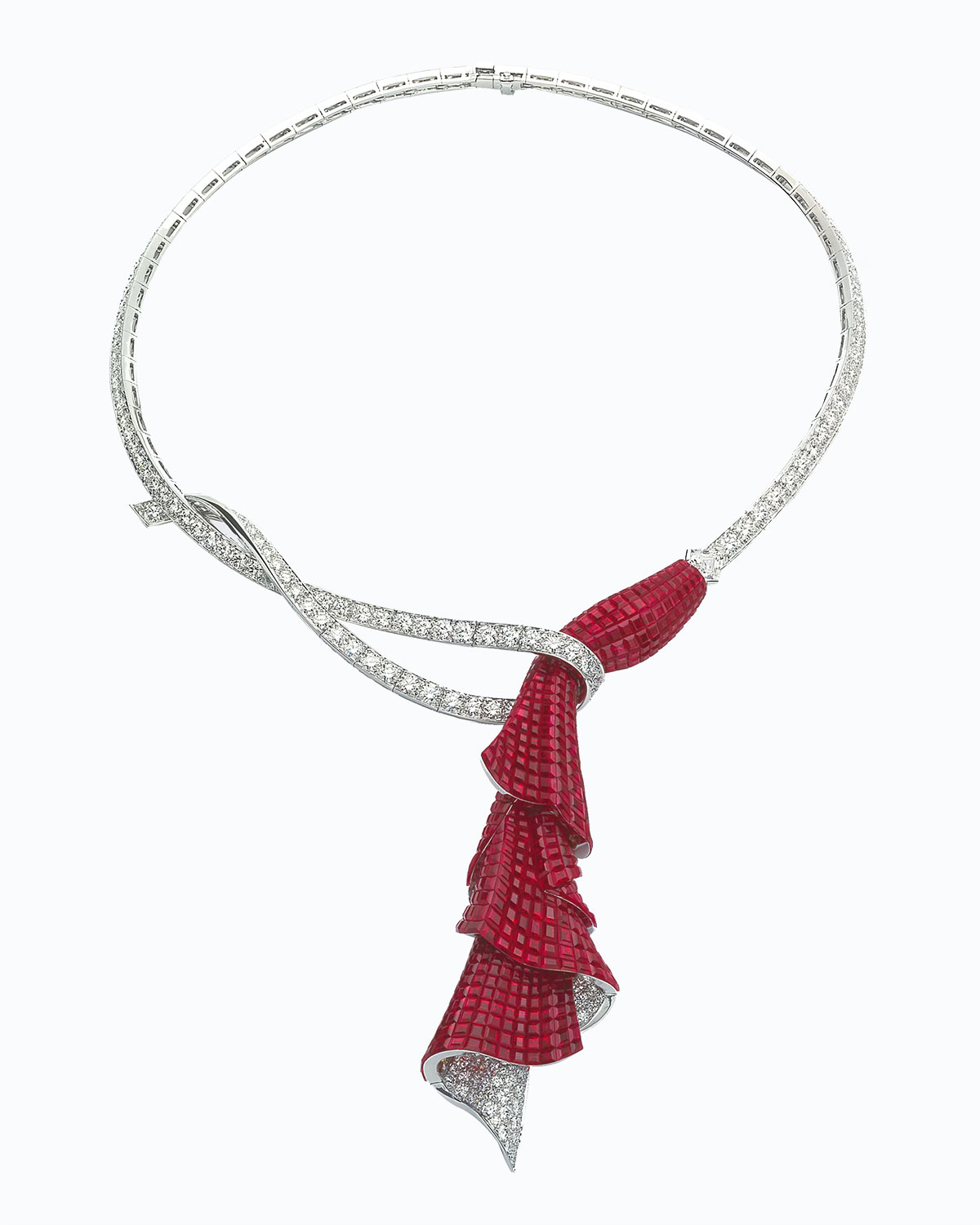 Kỹ thuật Mystery Set của Van Cleef & Arpels là gì mà thay đổi ngành chế tác trang sức?插图