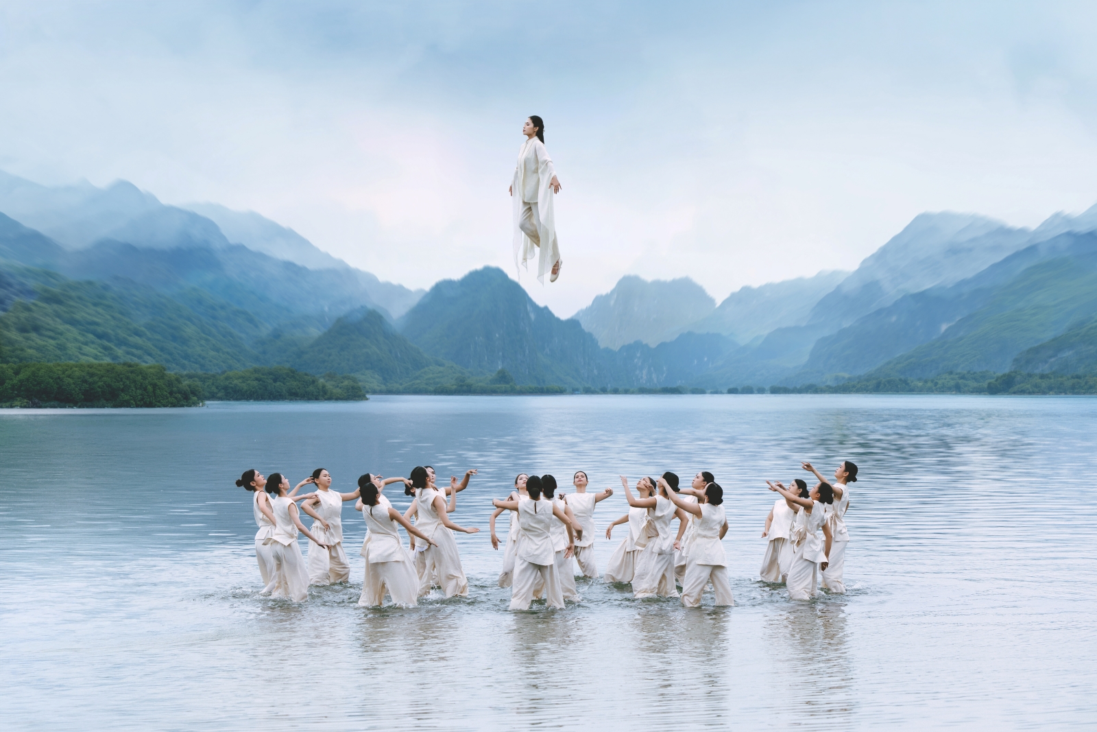 giai-ma-nhung-an-y-van-hoa-dan-gian-trong-mv-la-ngoc-canh-vang-cua-ca-nuong-kieu-anh