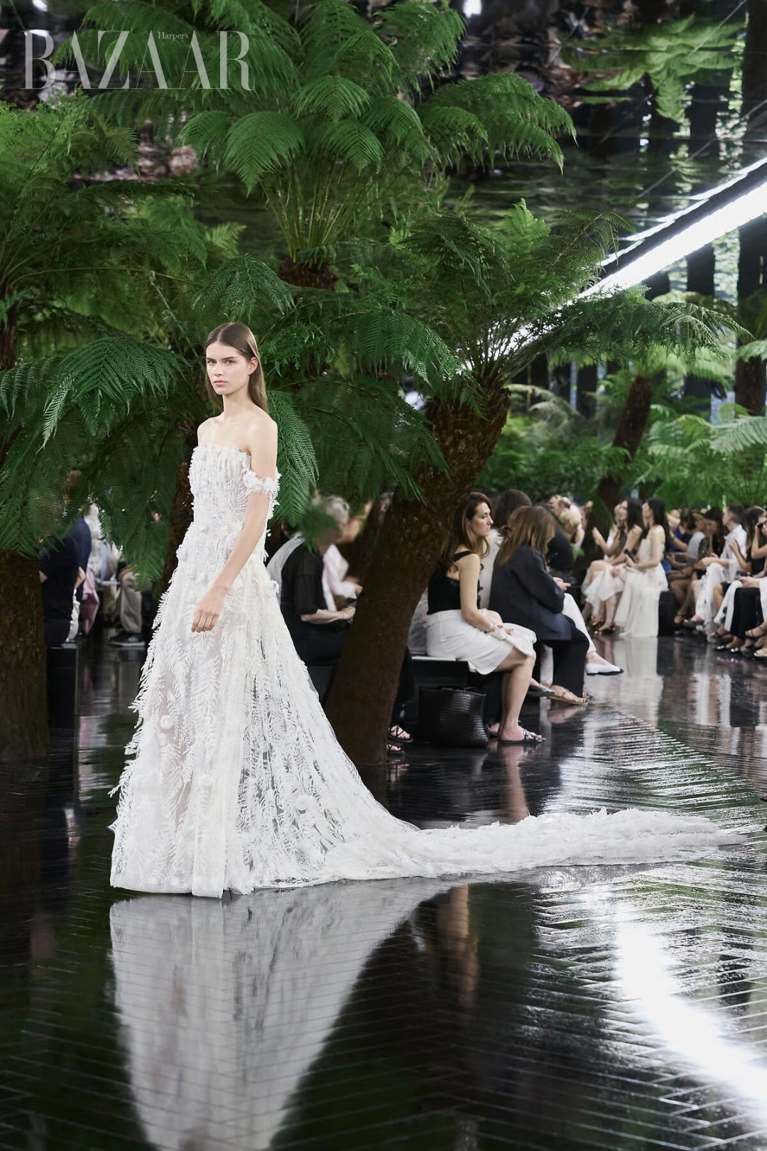 BZVN-VAY-CUOI-TREN-SAN-DIEN-HAUTE-COUTURE-THU-DONG-2026-DIOR (1)