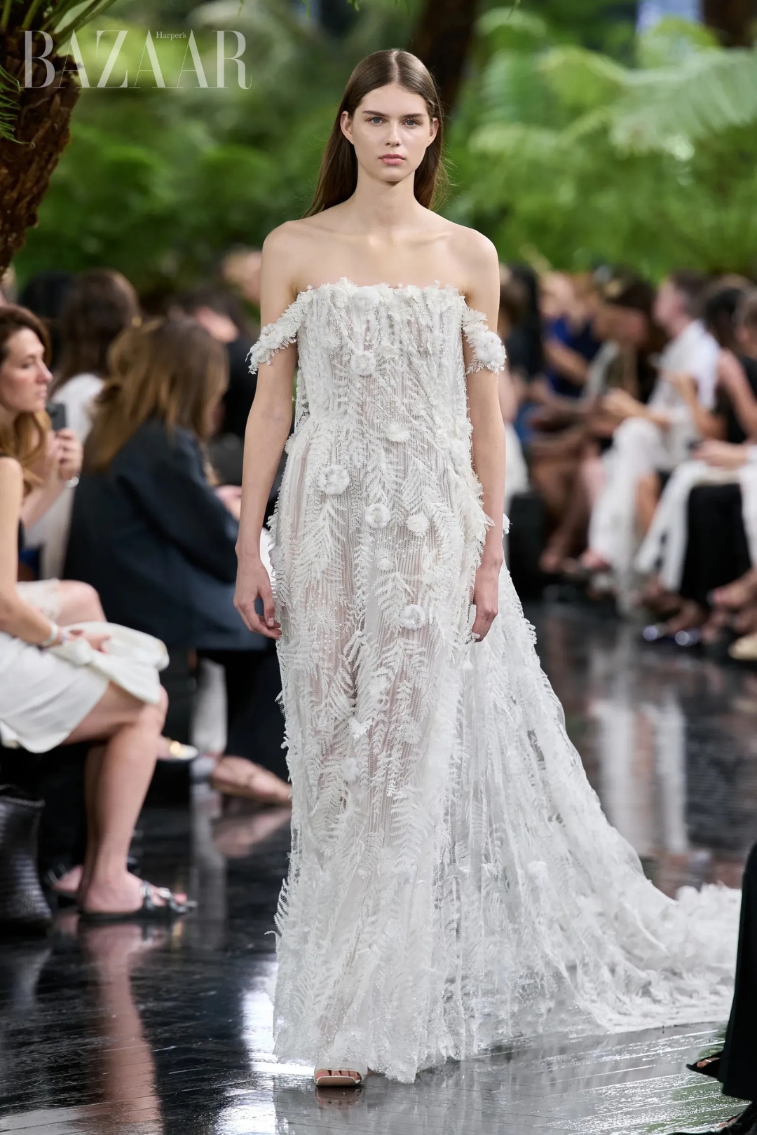 BZVN-VAY-CUOI-TREN-SAN-DIEN-HAUTE-COUTURE-THU-DONG-2026-DIOR (2)