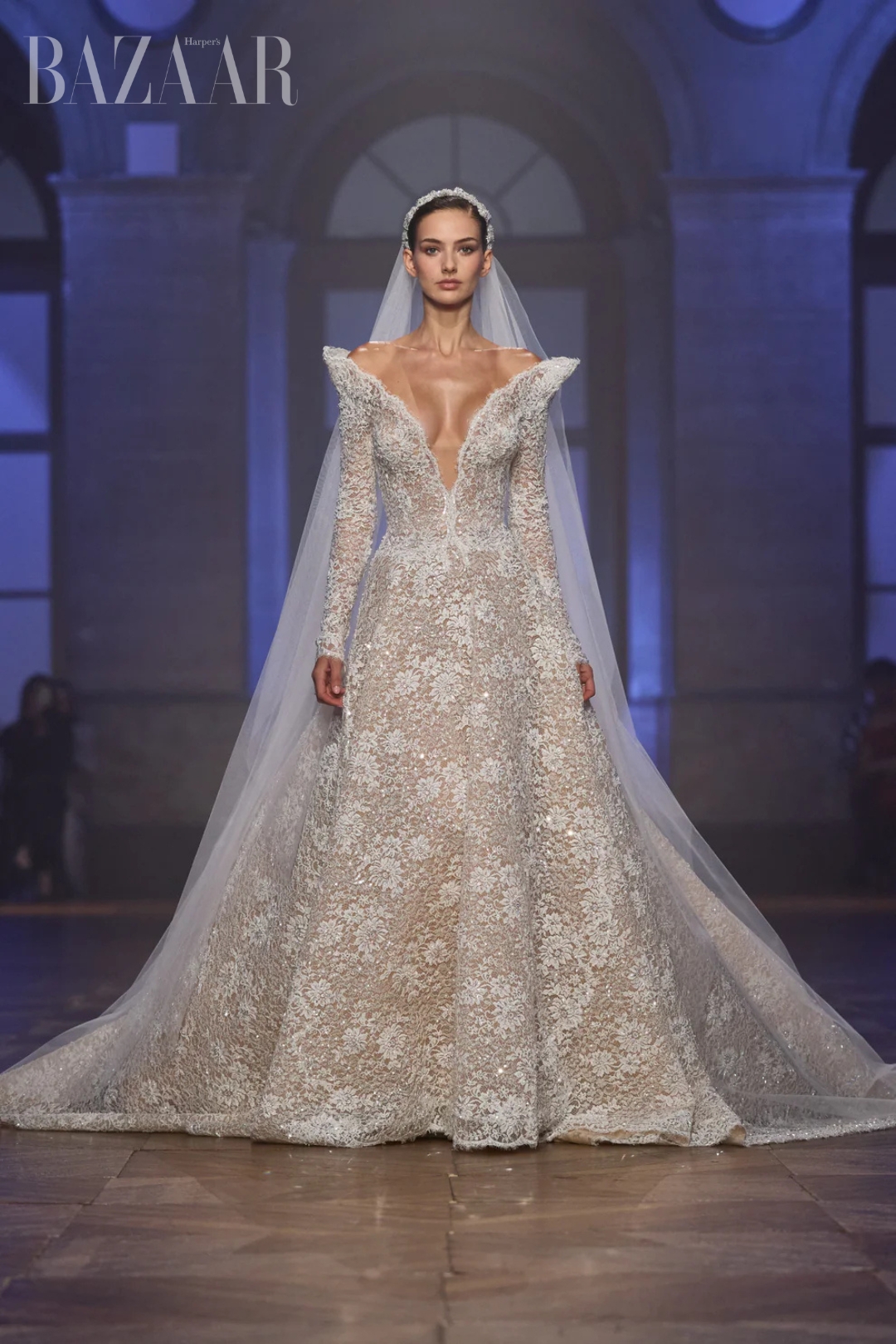 BZVN-VAY-CUOI-TREN-SAN-DIEN-HAUTE-COUTURE-THU-DONG-2026-GEORGES-HOBEIKA (1)